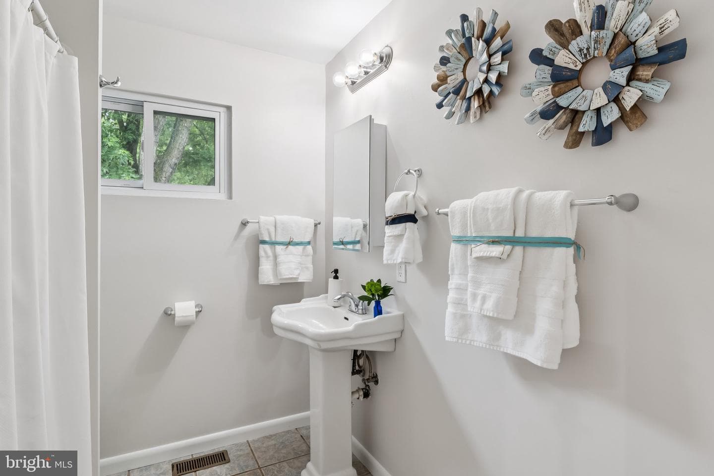 1359 Linden Avenue photo 13