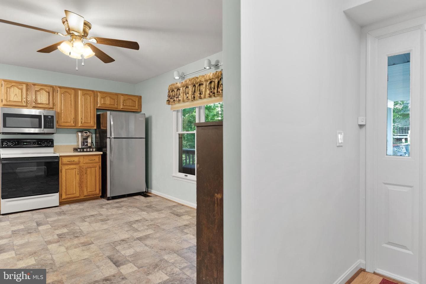 852 Birch Trail photo 4