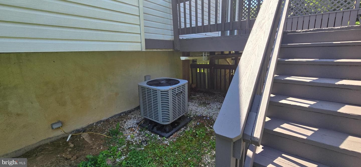 634 Riden Street photo 23