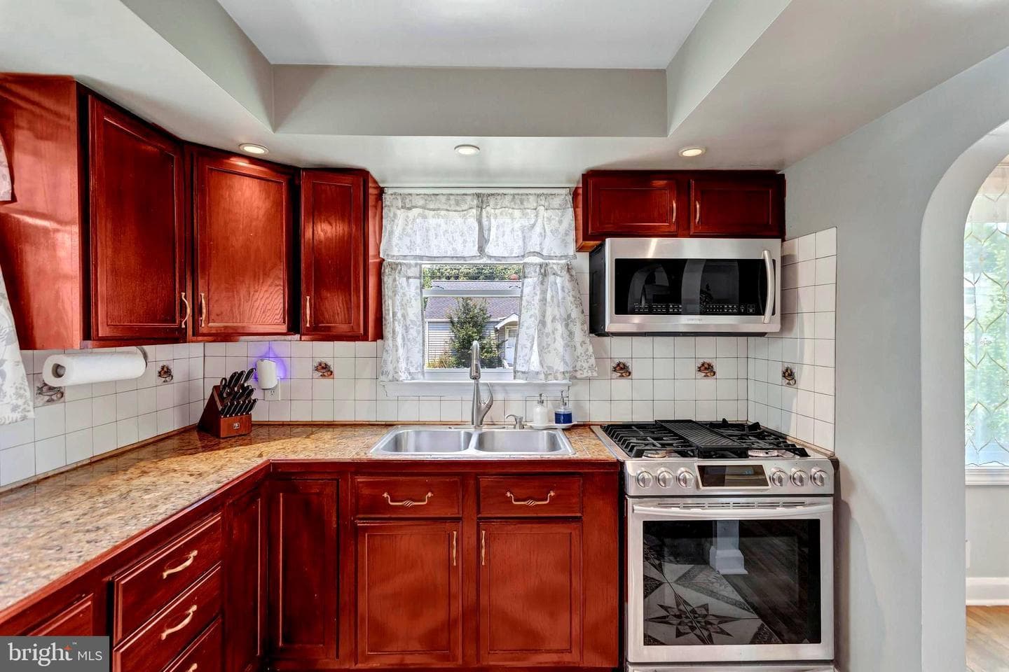 605 Newfield Road photo 3