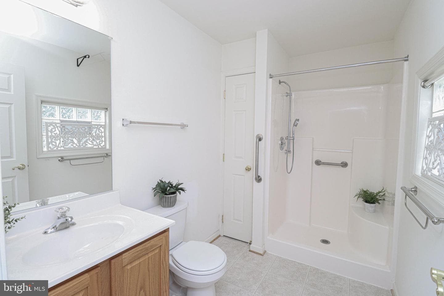 114 Clarence Avenue photo 14
