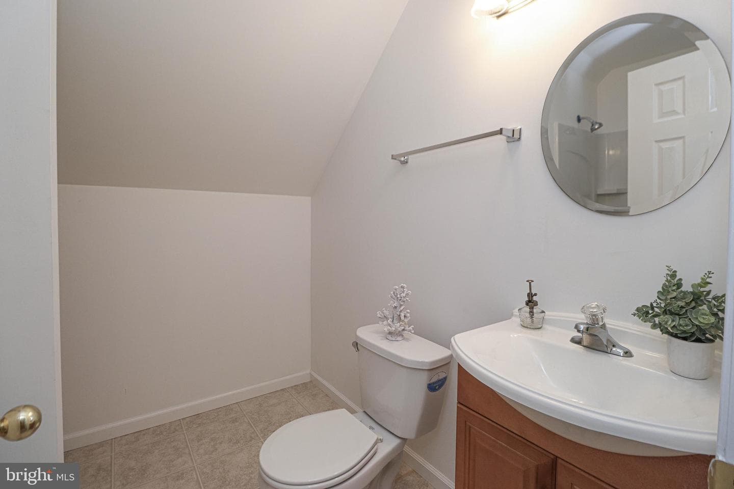 114 Clarence Avenue photo 21