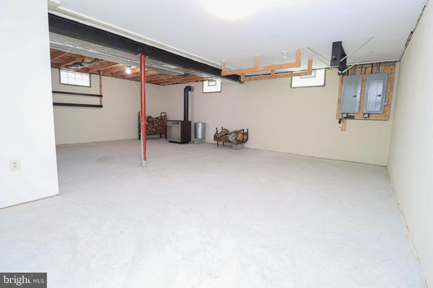 114 Clarence Avenue photo 24