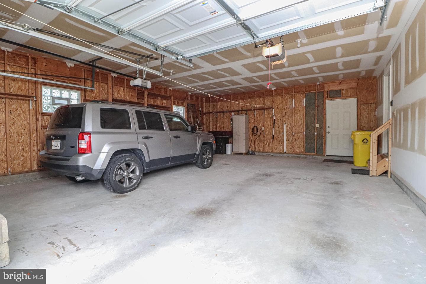 114 Clarence Avenue photo 28