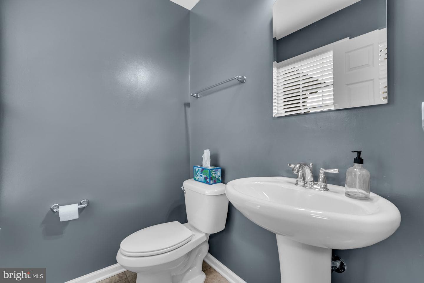 52 Richard Avenue photo 24