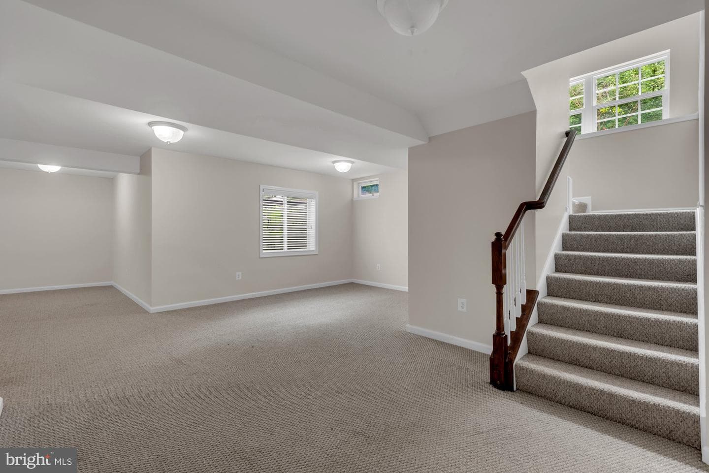 52 Richard Avenue photo 39
