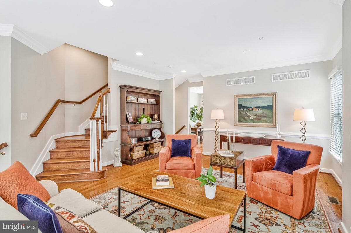 57 Richards Lane photo 4