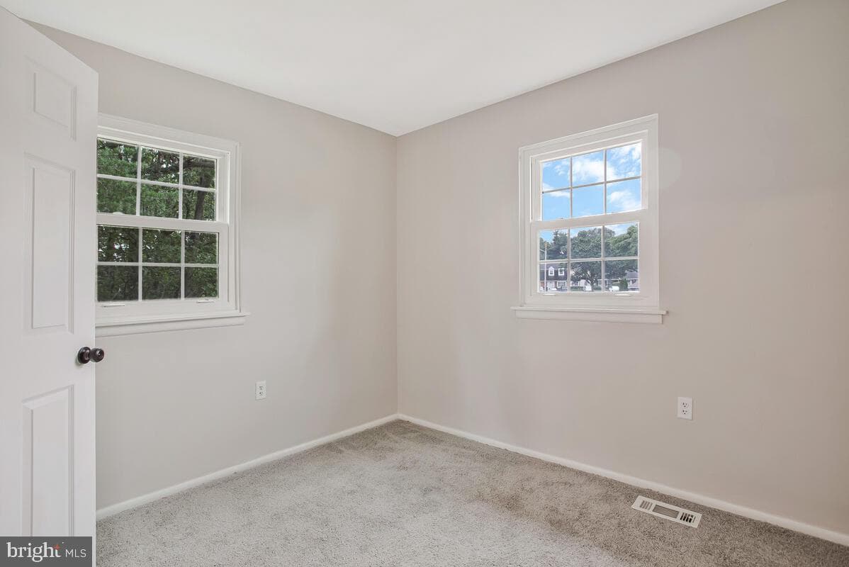 570 Millshire Drive photo 23