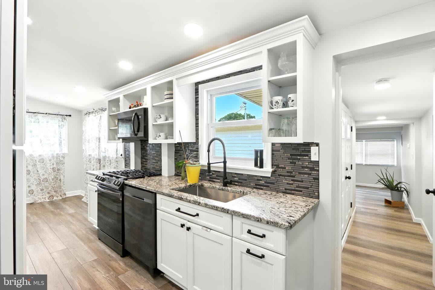 321 Gloucester Drive photo 13