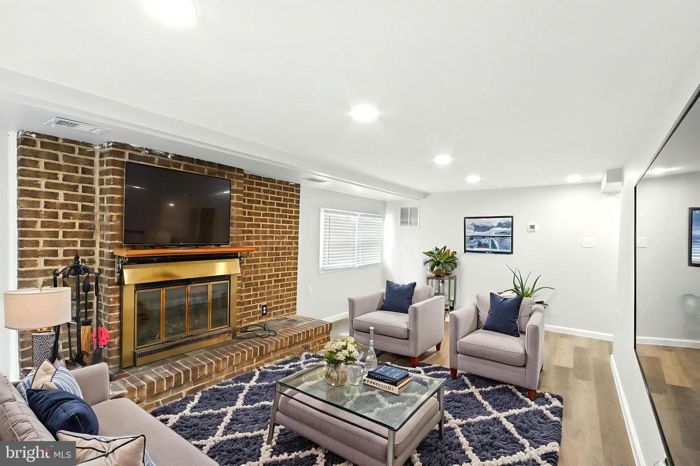 321 Gloucester Drive photo 15