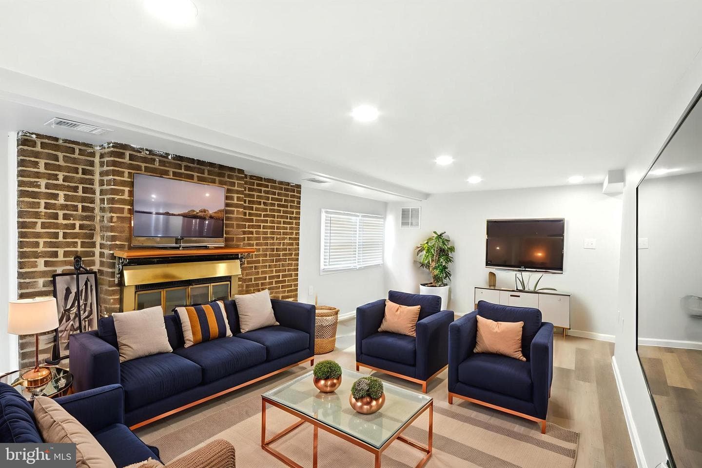321 Gloucester Drive photo 17