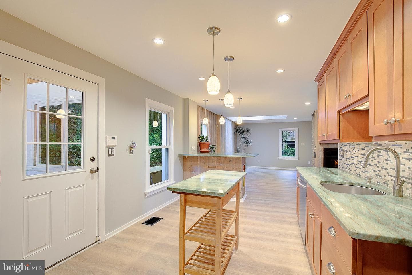349 Arbutus Drive photo 15