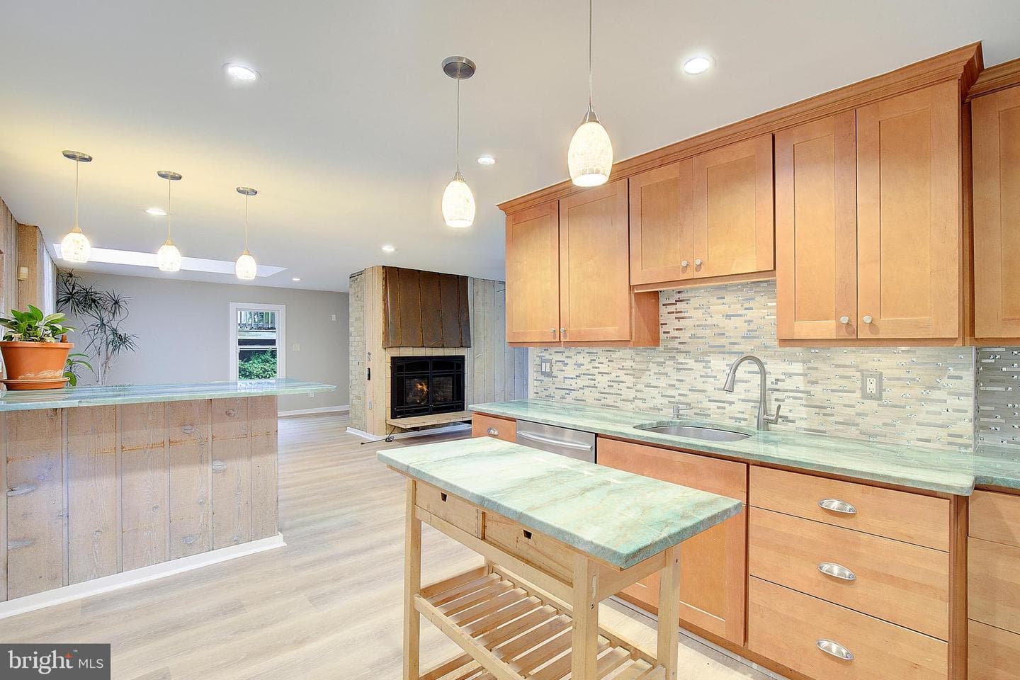349 Arbutus Drive photo 16