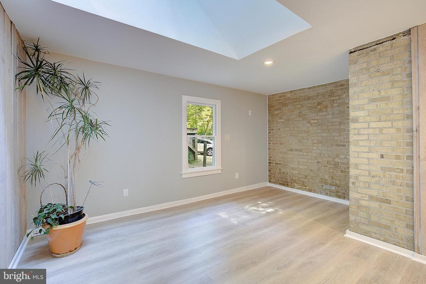 349 Arbutus Drive photo 25