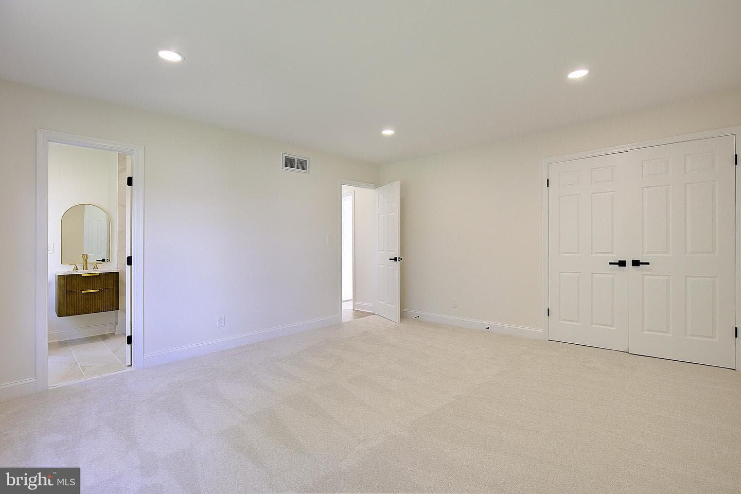 1733 Mayfair Place photo 20