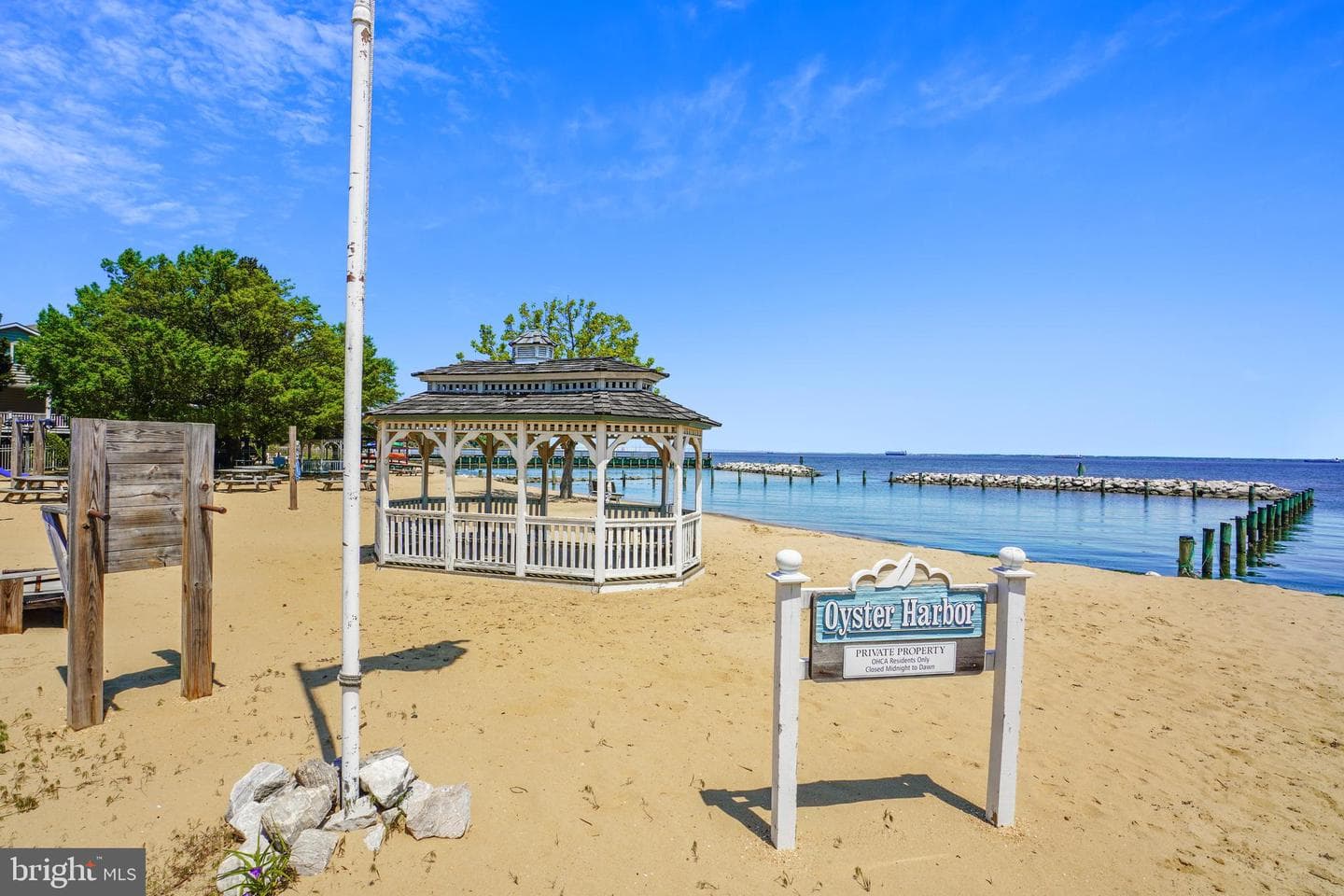 1400 Ellis Road photo 3