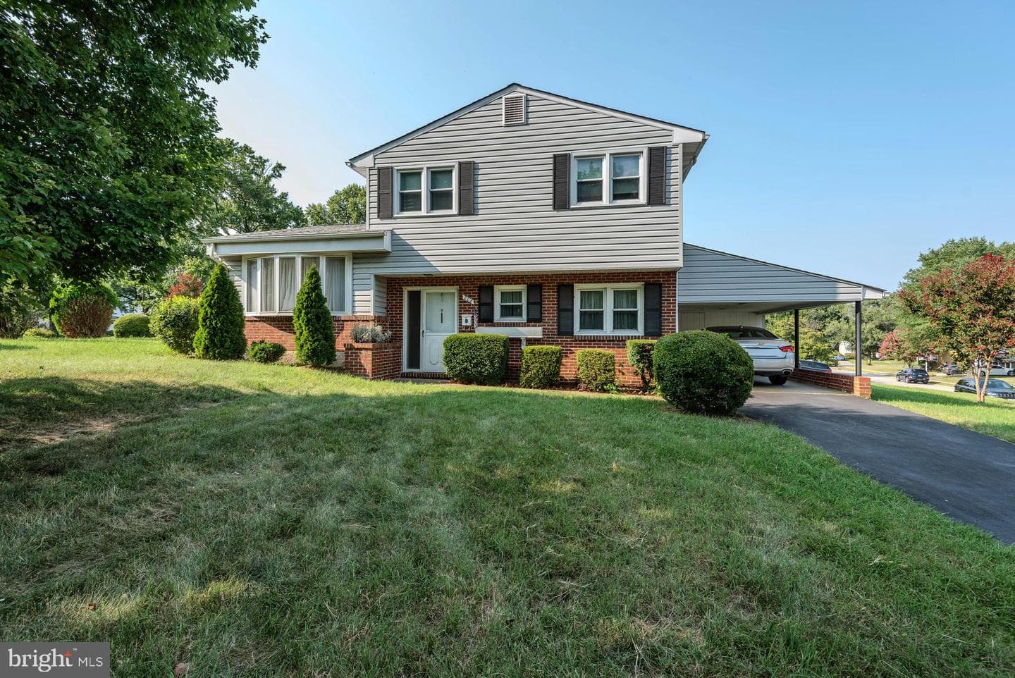 208 Ardmore Road photo 2