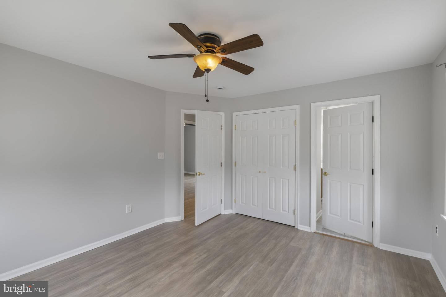 536 Forest View Road photo 13