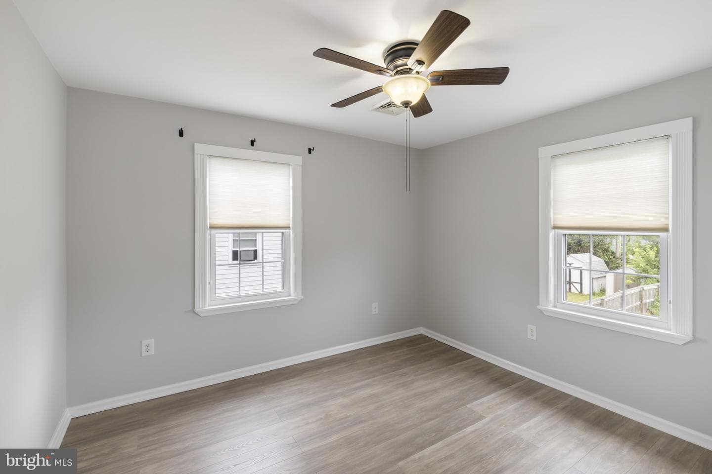 536 Forest View Road photo 15