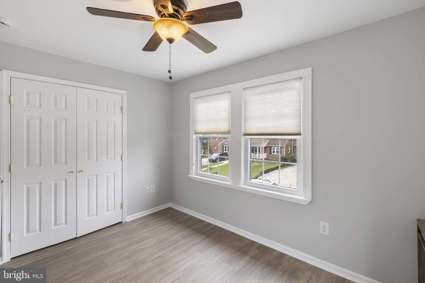 536 Forest View Road photo 18
