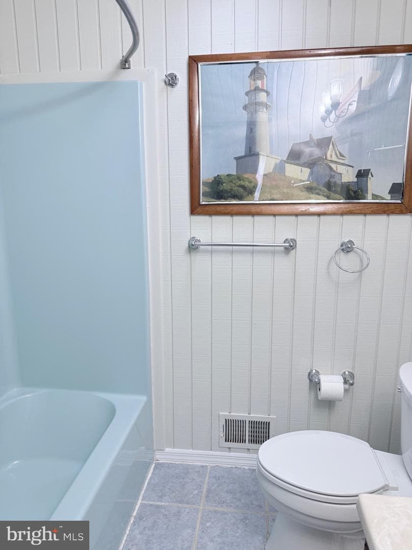 210 Hollywood Court photo 12