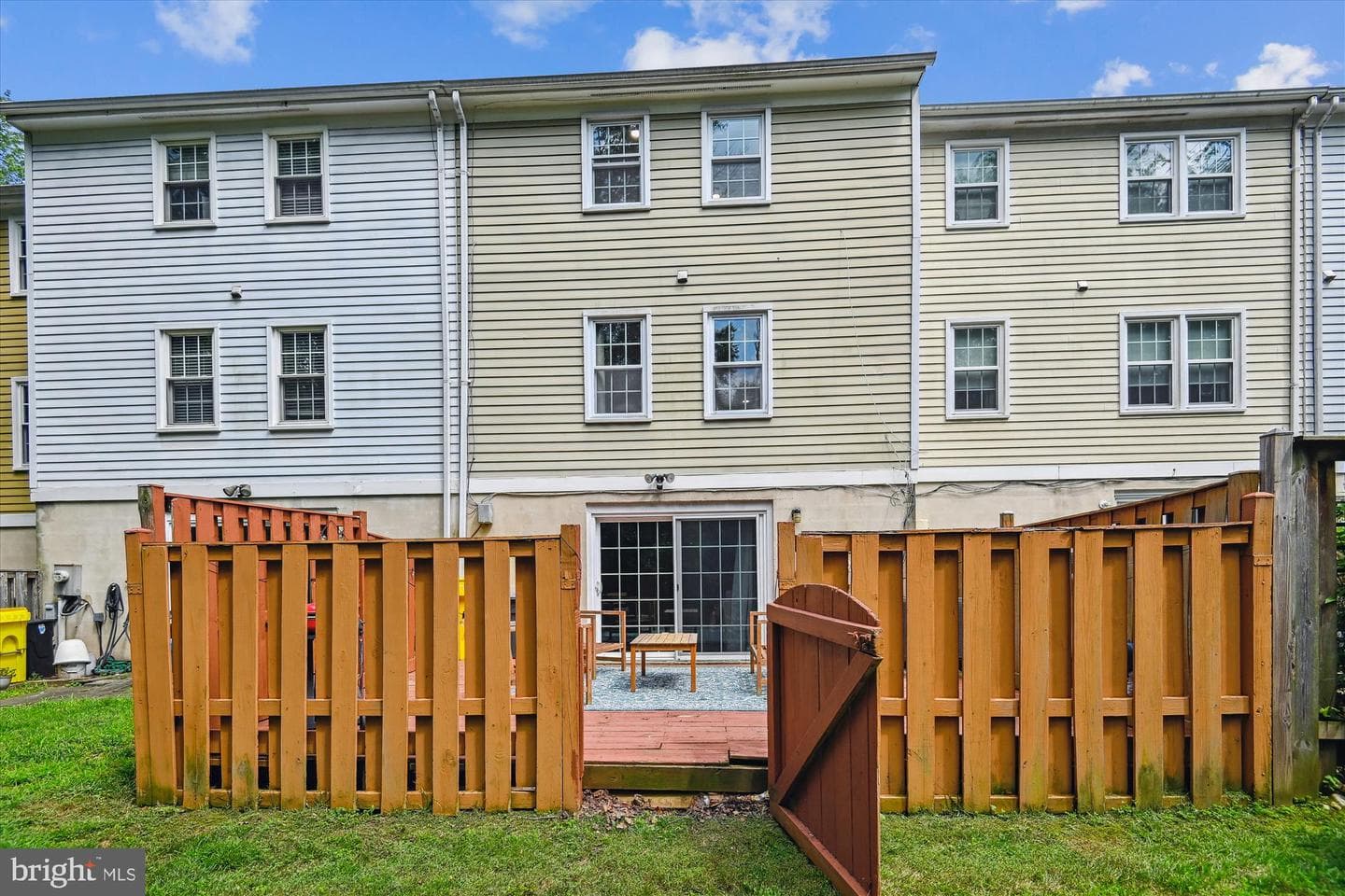 1784 Sharwood Place photo 2