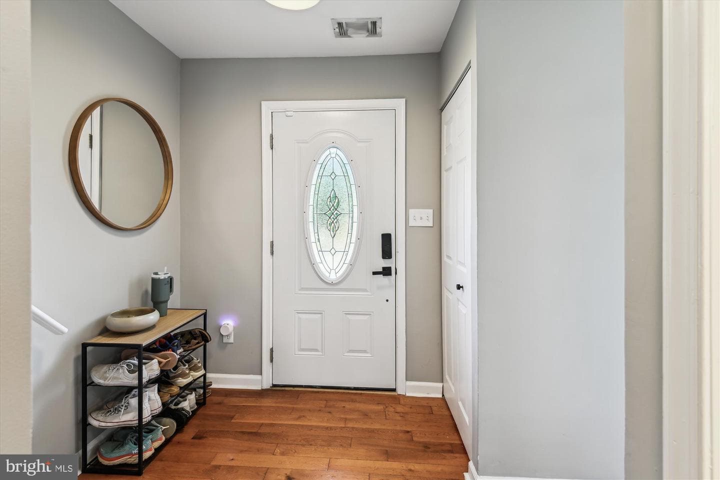 1784 Sharwood Place photo 3