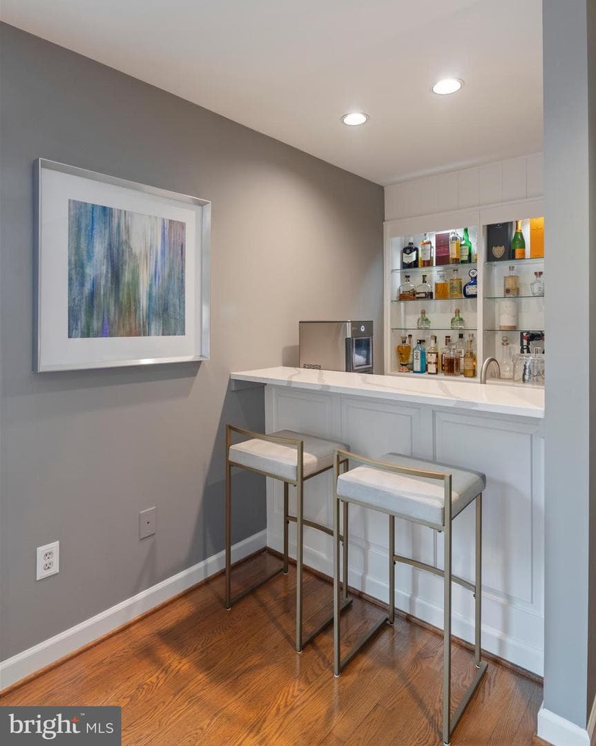 812 Coachway photo 18