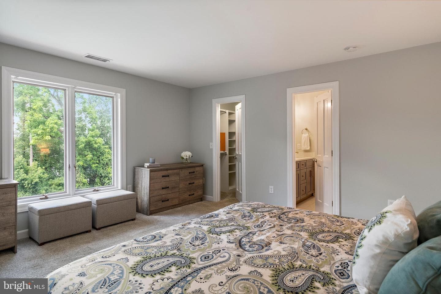 812 Coachway photo 36