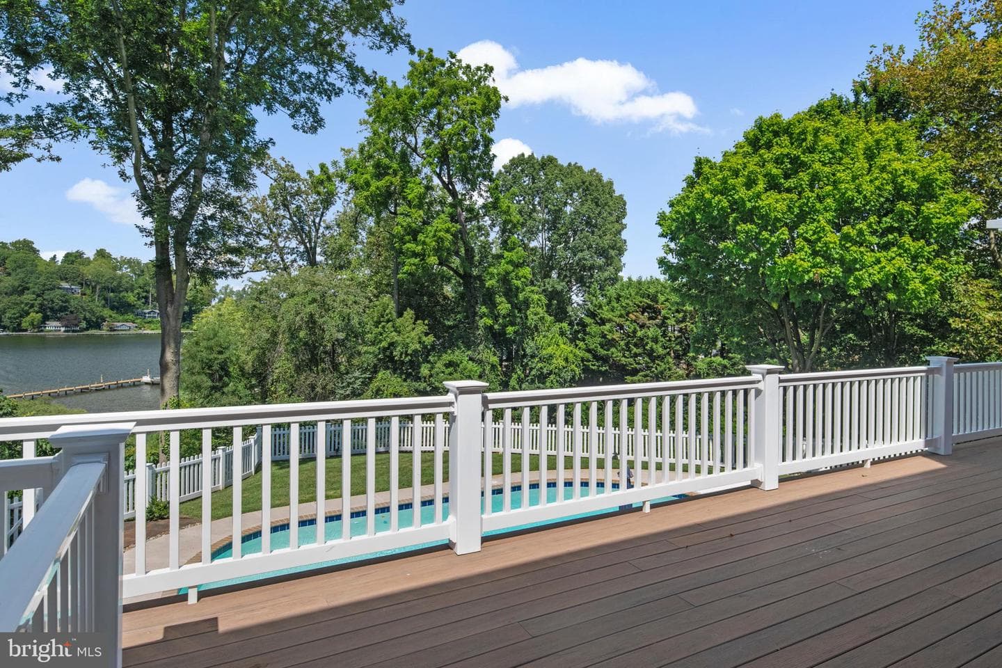812 Coachway photo 57