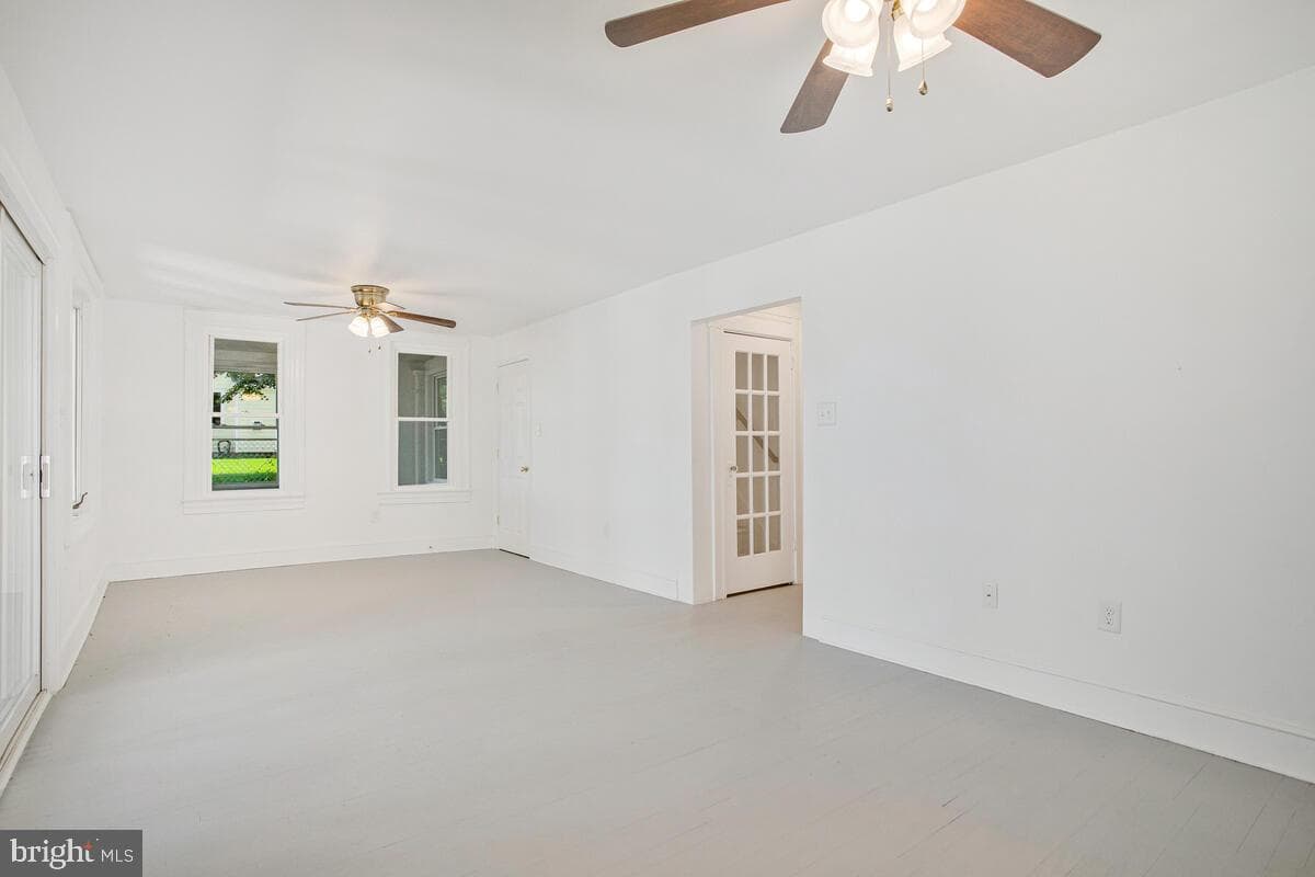 305 Bay Front Drive photo 14