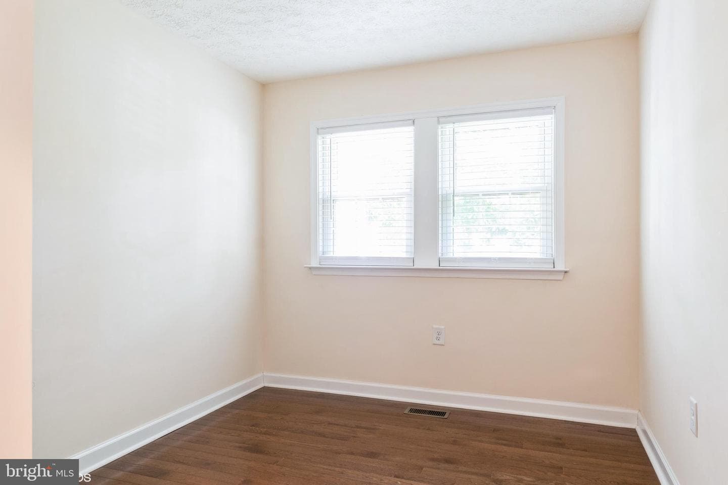 7940 Elizabeth Road photo 12