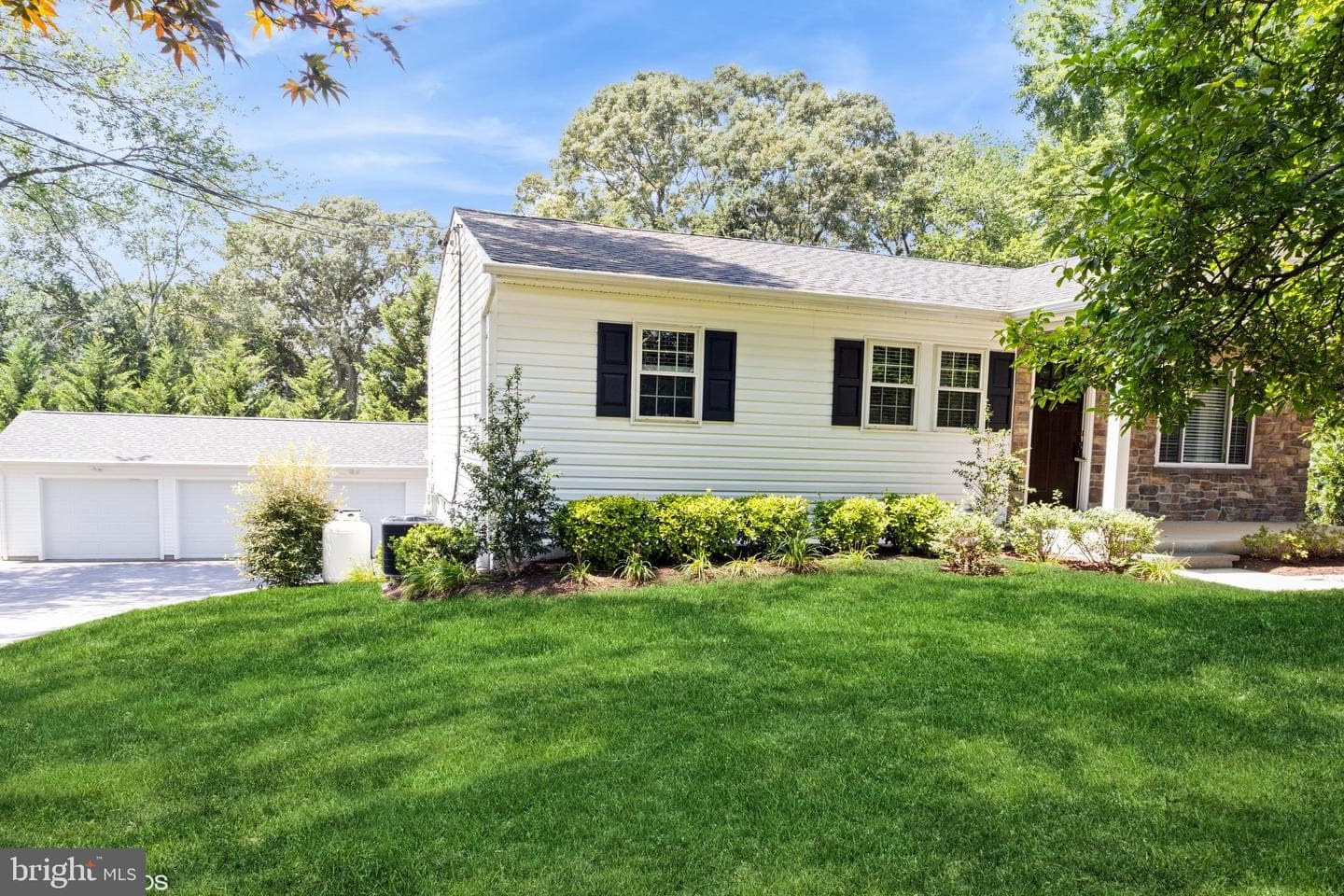 7940 Elizabeth Road photo 2