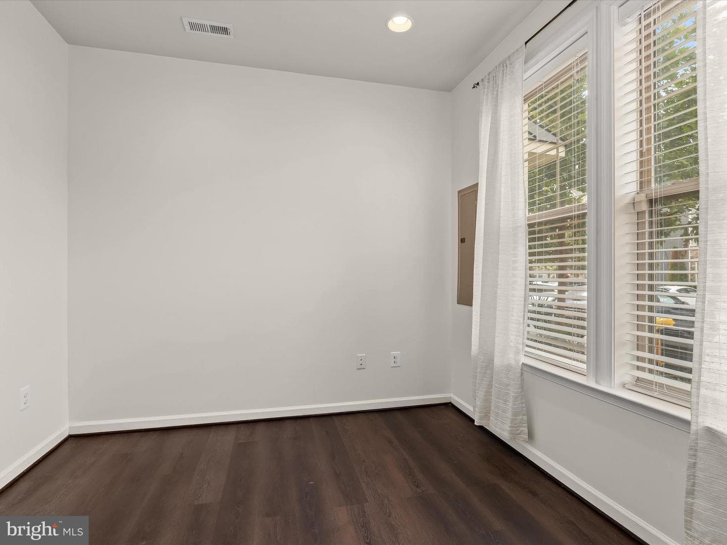 504 Pebblebrook Lane photo 32