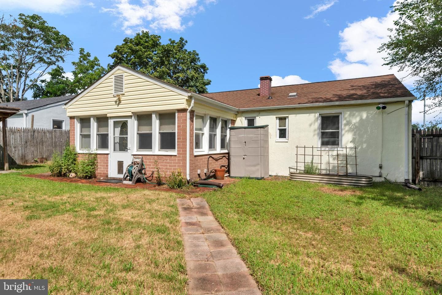 613 Binsted Road photo 34