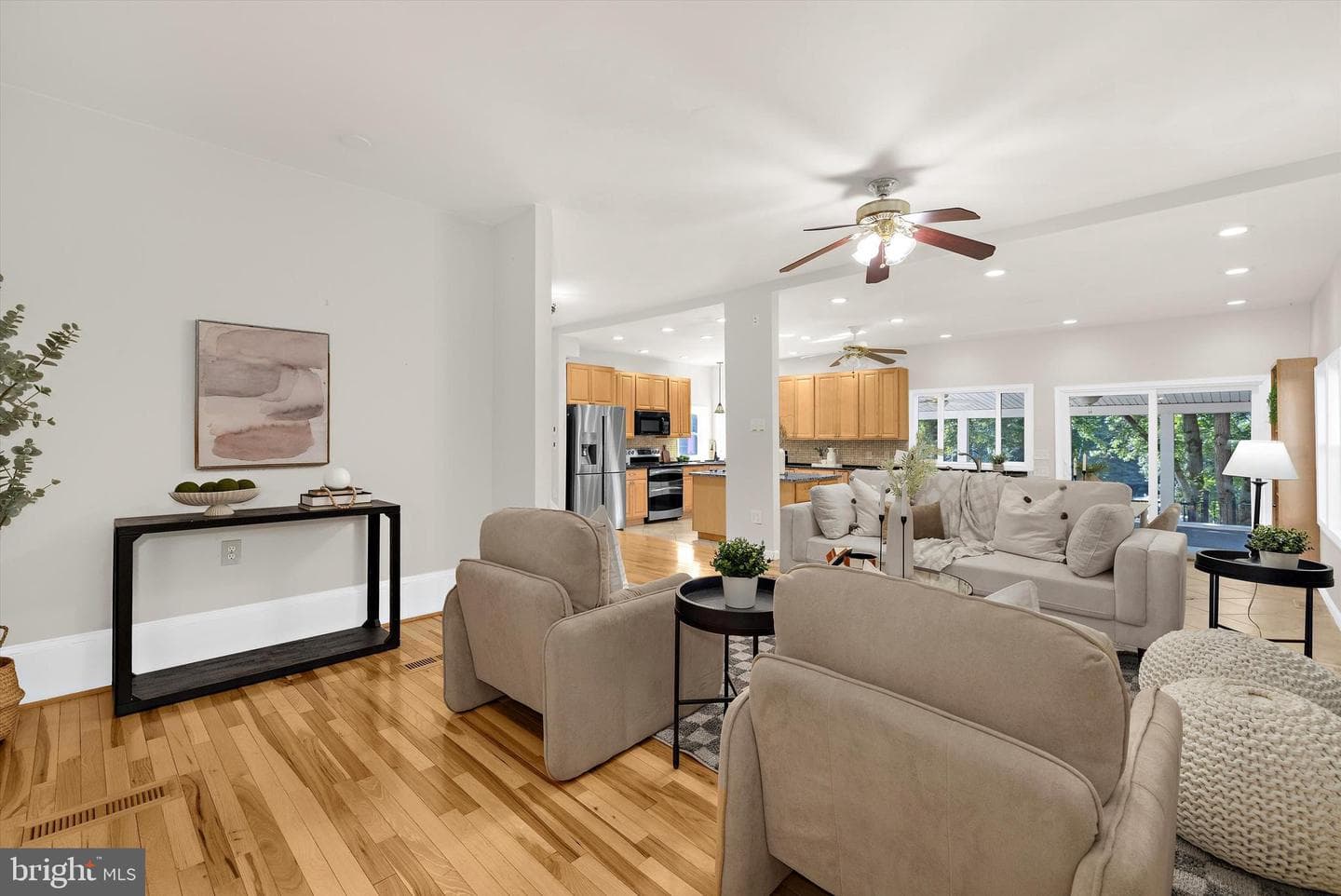 619 Riverside Drive photo 10