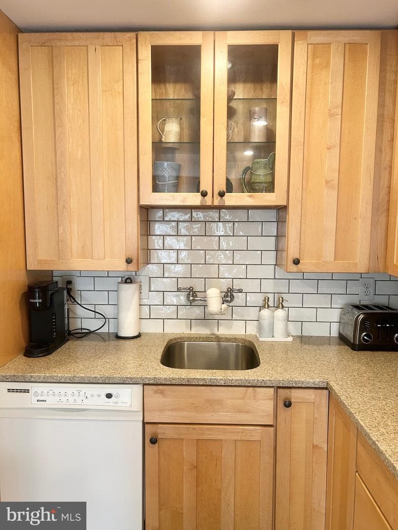 1126 Skyway Drive photo 5