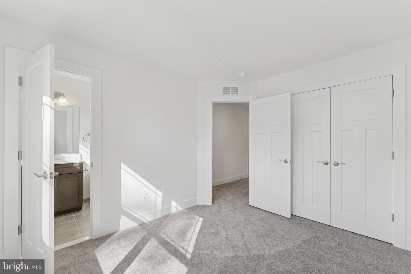 110 Overlea Drive E photo 13