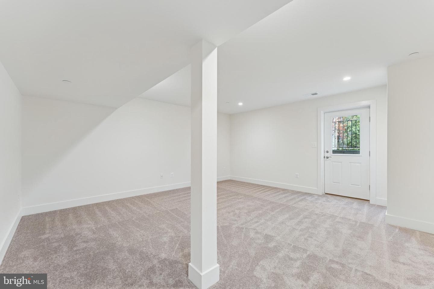 110 Overlea Drive E photo 27