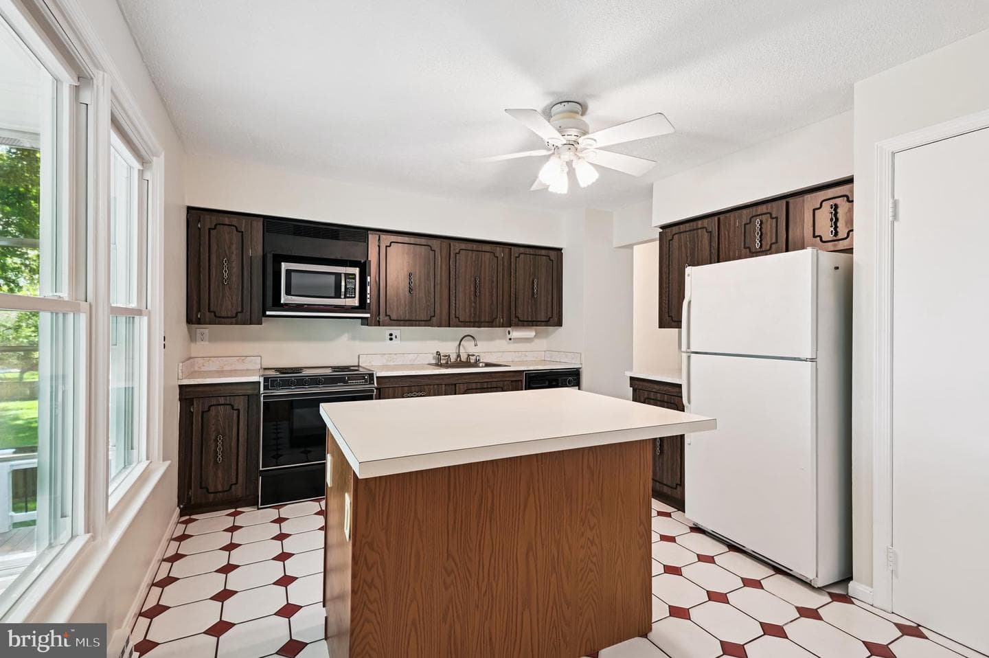 84 Great Lake Drive photo 15