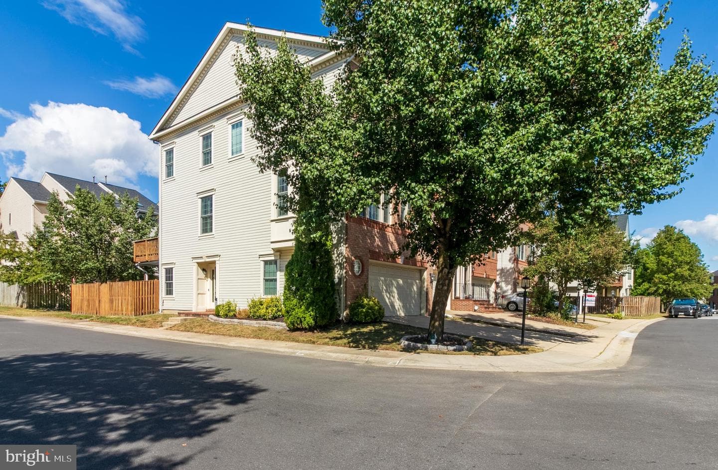 1112 Carbondale Way photo 3