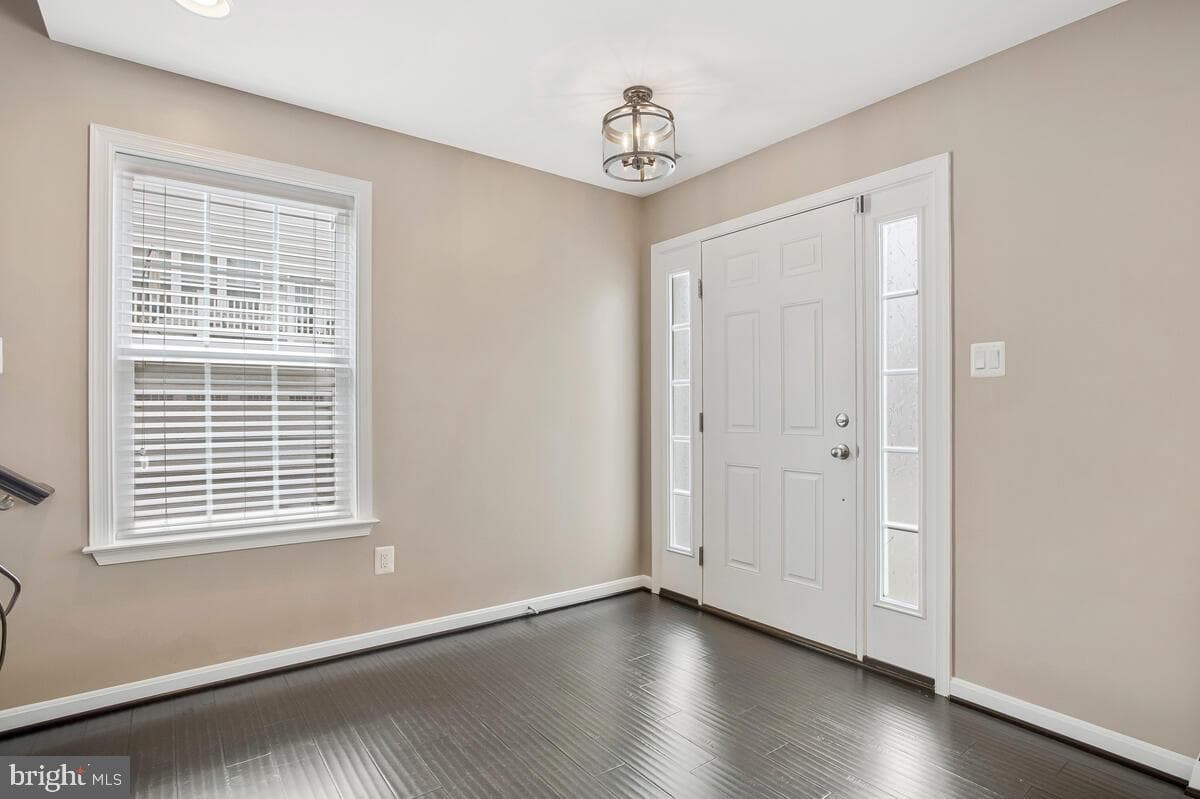 1102 Bayberry Lane photo 4