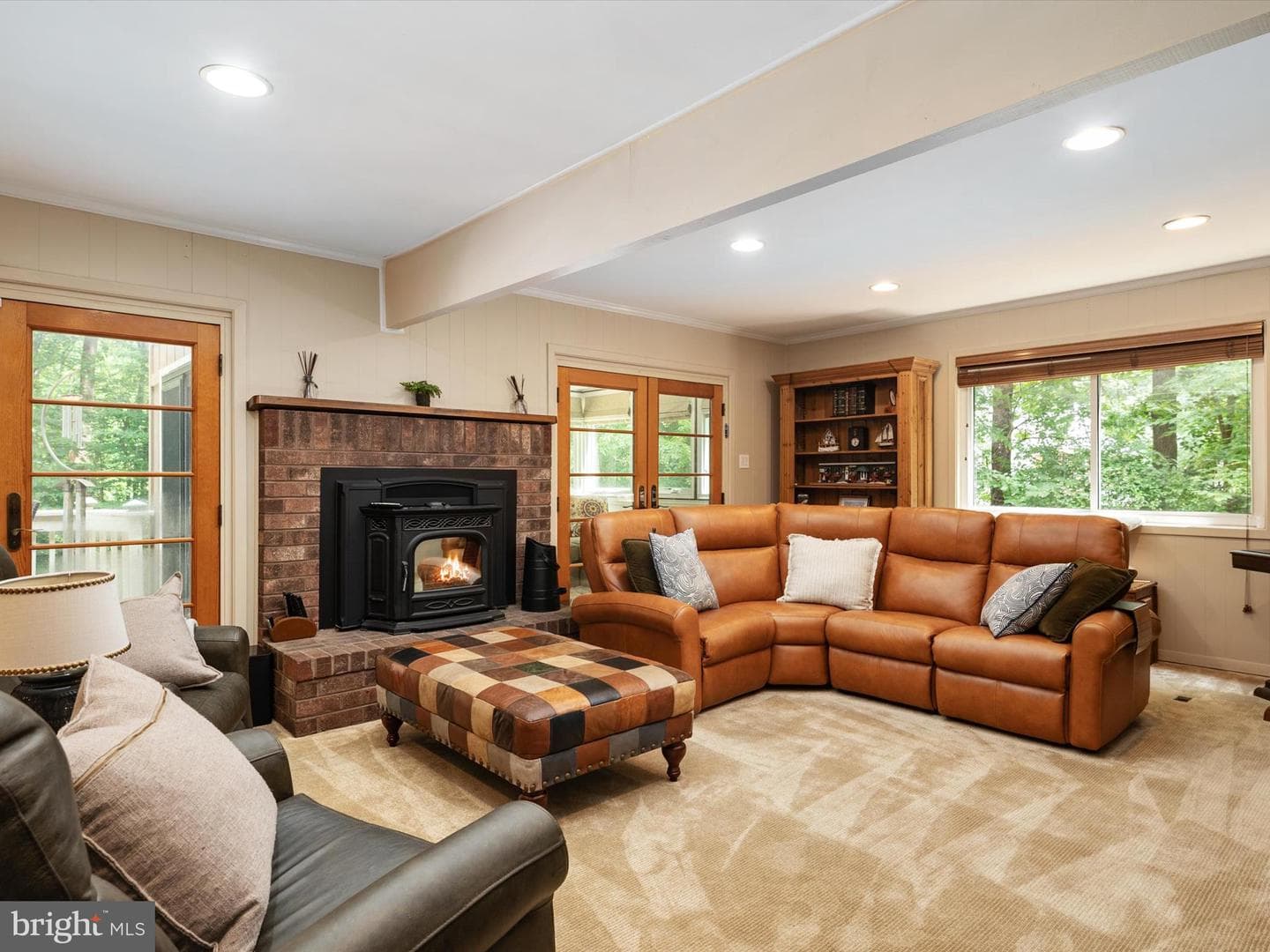966 Coachway photo 18