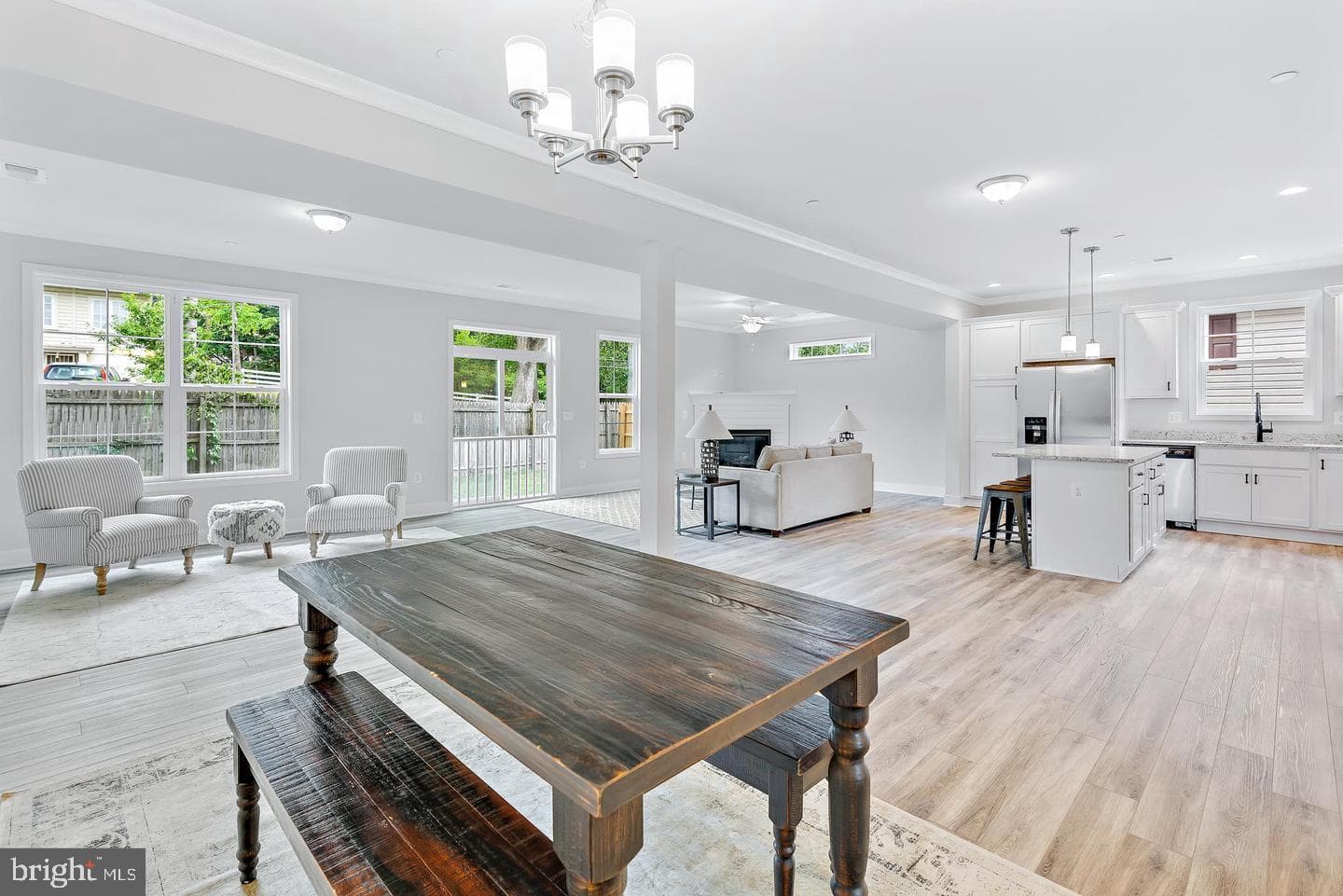 404 Paradise Road photo 20