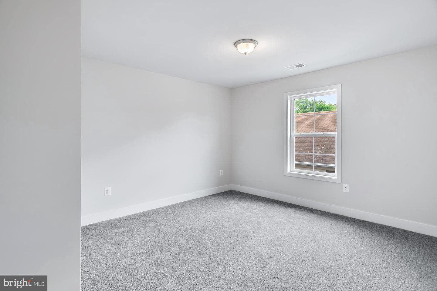 404 Paradise Road photo 36
