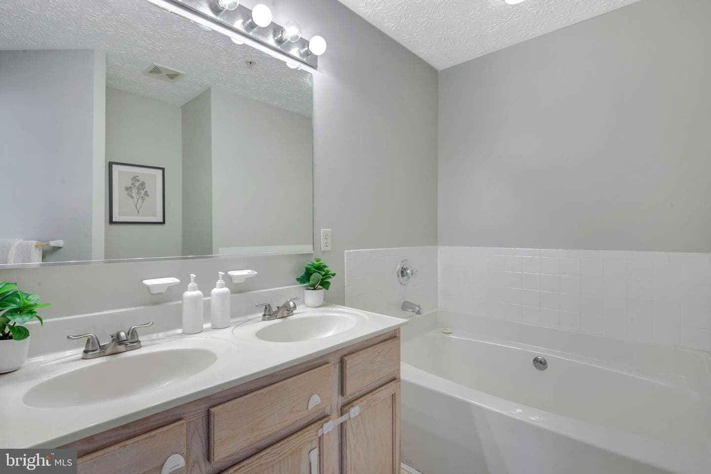 40 Amberstone Court photo 14