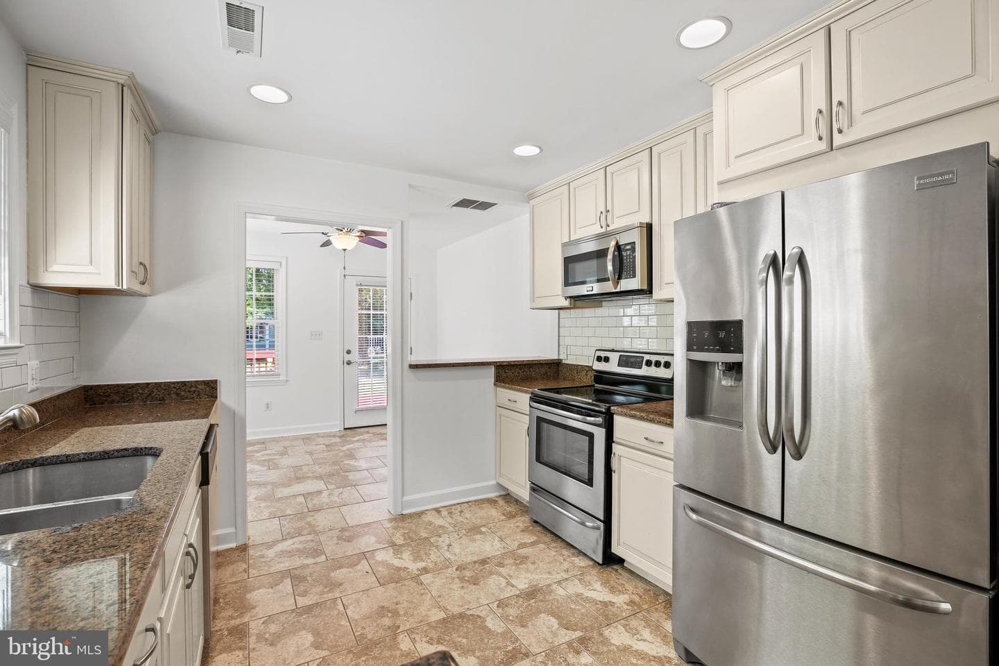 5560 Harford Street photo 7