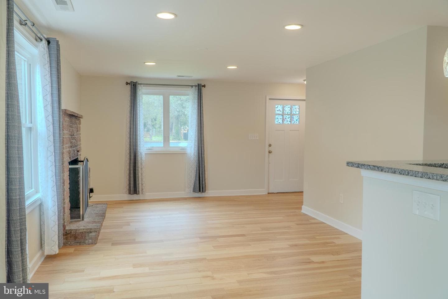 713 Cotter Road photo 4