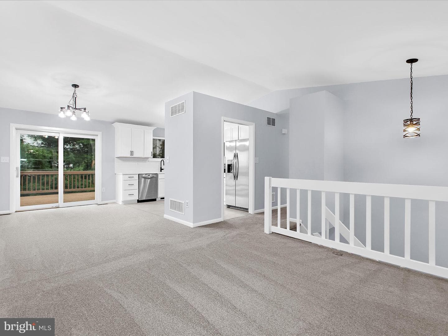 130 Clarence Avenue photo 8