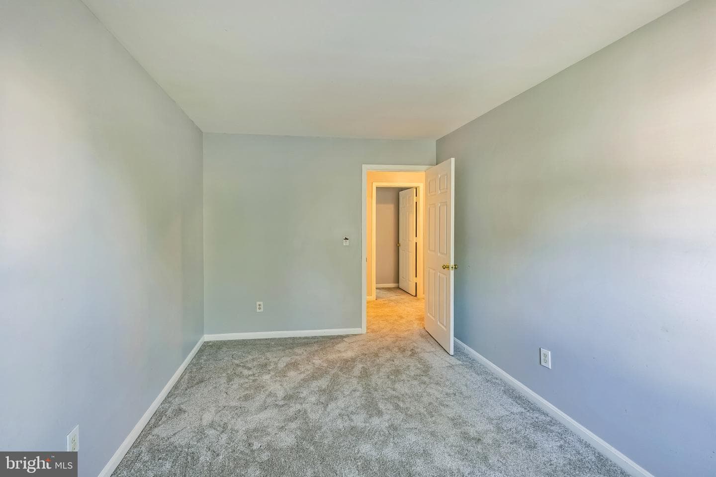 93 Richard Avenue photo 14